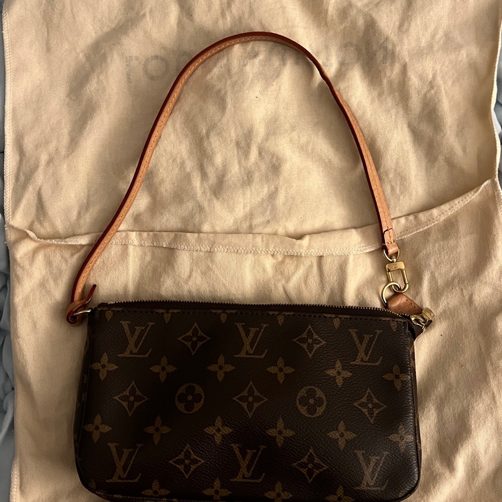 Louis Vuitton Classic Monogram POCHETTE Shoulder Bag